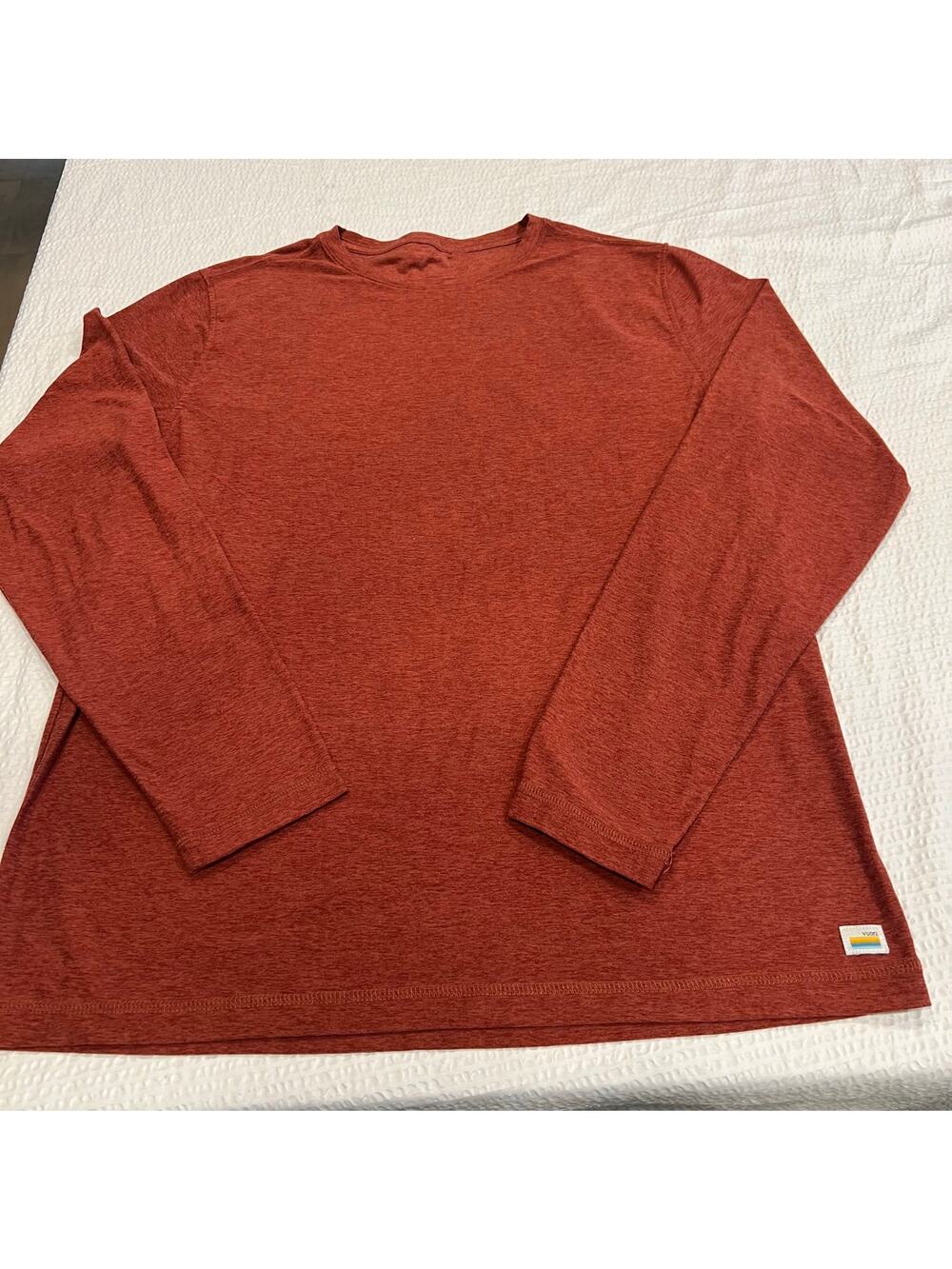 Vuori long sleeve top for men size Medium
